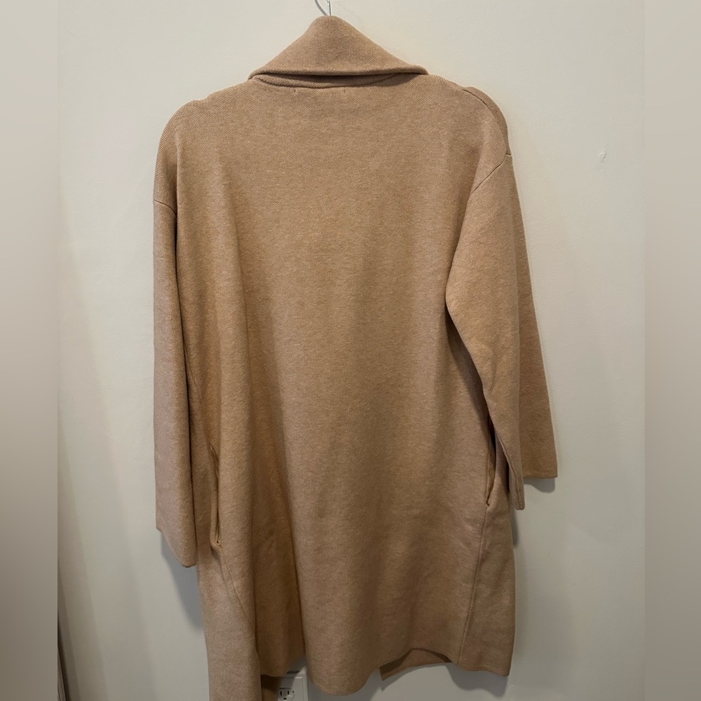 Women’s Winter Fashion Coat - Picture 2 of 4
